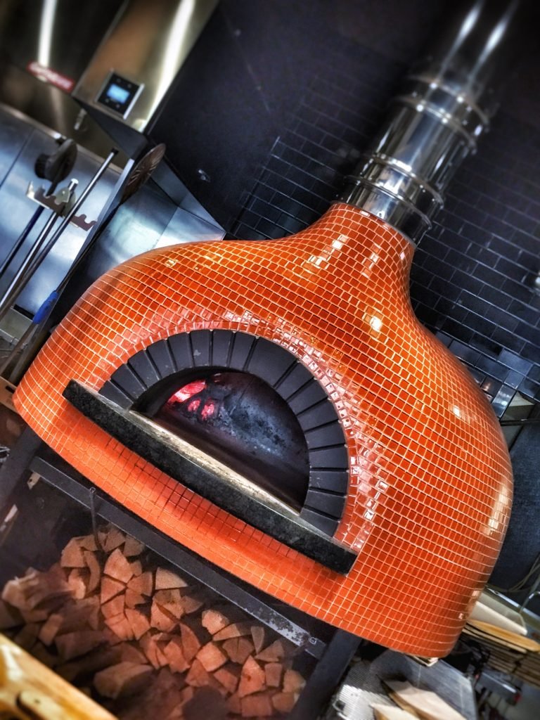 Wood-fired pizza oven